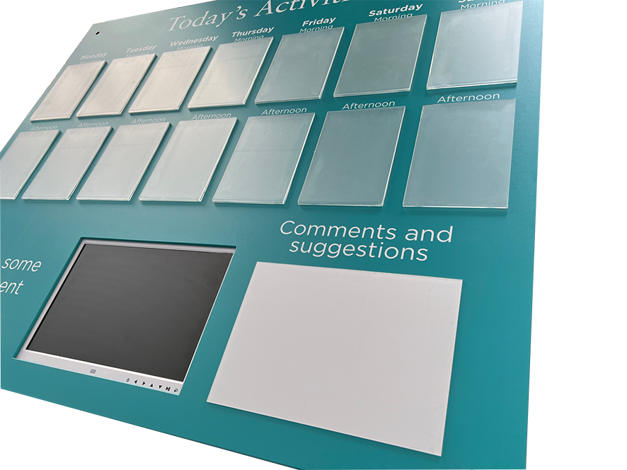 14 Pocket Activities display illustrating HD video screen and 14 rigid, non-reflective pockets 